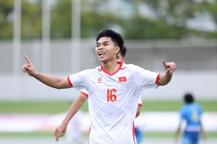 Lê Phát ghi bàn thắng nâng tỉ số lên 2-0 cho U23 Việt Nam. (Ảnh: Nam Trung)