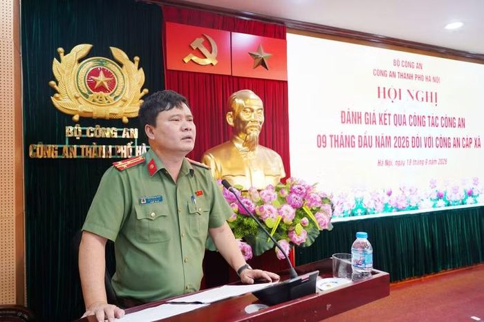 Thượng tá Nguyễn Bá Ngự, Phó Trưởng phòng Tham mưu CATP báo cáo tóm tắt kết quả công tác của 21 công an cấp xã