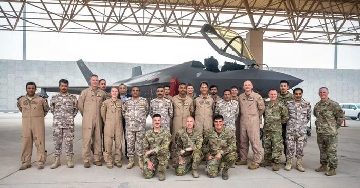 Arab Saudi từ lâu đã tìm cách sở hữu F-35, nhưng kế hoạch này từng vấp phải phản đối từ Israel. Thủ tướng Benjamin Netanyahu năm 2019 công khai phản đối việc Mỹ bán F-35 cho các nước Arab, cho rằng điều này có thể tạo ra mối đe dọa đối với an ninh Israel.