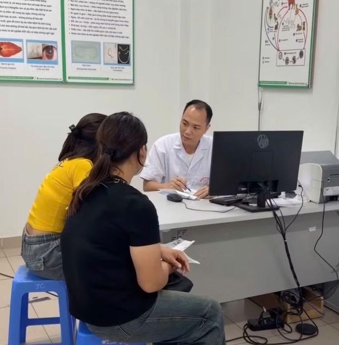Người dân chủ động phòng bệnh trong và sau ngập úng. Ảnh: Bệnh viện Bệnh Nhiệt đới Trung ương cung cấp
