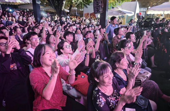 Hanoi Jazztival không chỉ là chuỗi chương trình âm nhạc mà còn tạo nên những trải nghiệm văn hóa đa dạng cho công chúng.
