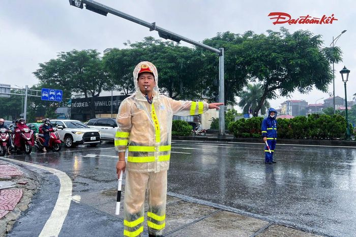Sau nhiều ngày mưa lớn, đến sáng 18/9, hầu hết các điểm ngập trên địa bàn Hà Nội đã rút nước, giao thông cơ bản trở lại bình thường.