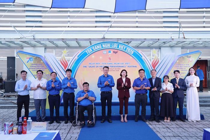 Ban tổ chức khai mạc ngày hội. Ảnh: PV