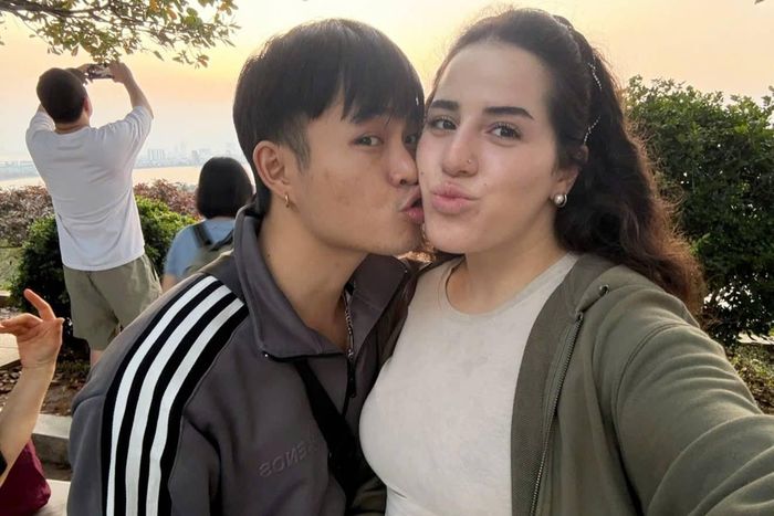  Cặp đôi đã ra mắt hai bên gia đình và tính chuyện kết hôn. 