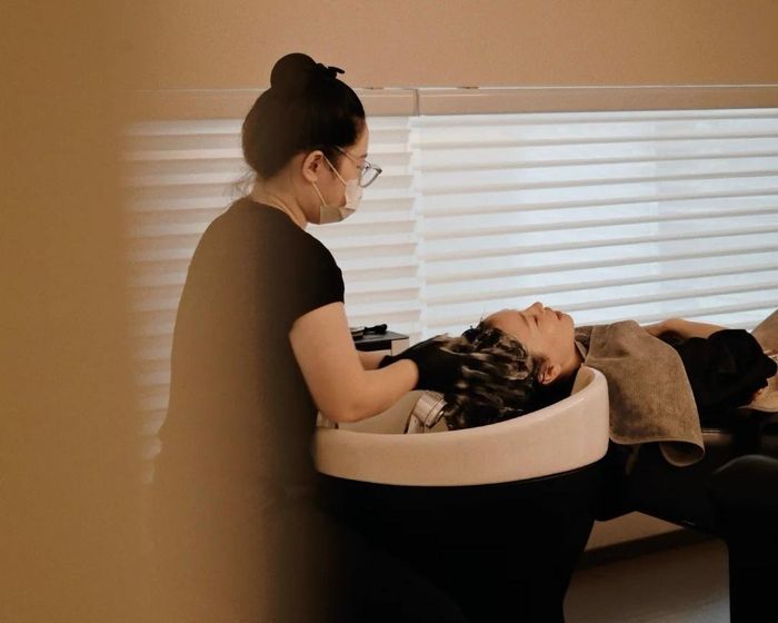  Các phúc lợi về chăm sóc cá nhân như massage, trị liệu hay chăm sóc da đang được nhiều nhân sự trẻ quan tâm. Ảnh minh họa: Red Note. 