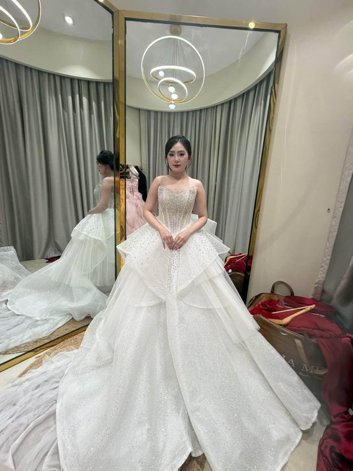 Vợ của Hoài Lâm là Ngọc Trinh, kém anh 9 tuổi. Ảnh: FBNV.