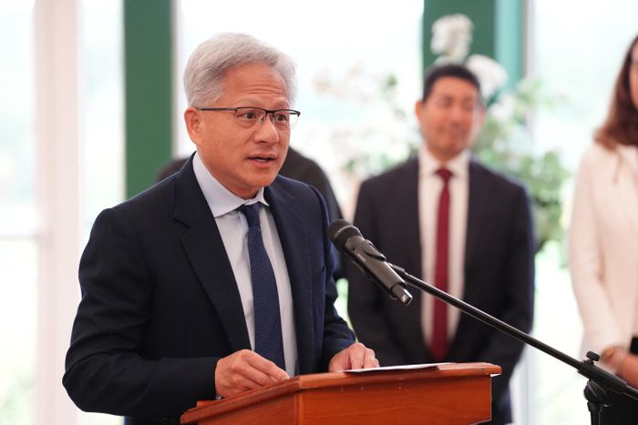 CEO Nvidia Jesen Huang phát biểu tại hội nghị. Ảnh: Reuters.