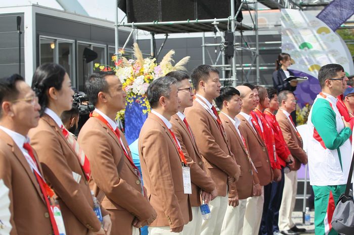  Các đại diện của Đoàn Thể thao Việt Nam tại lễ thượng cờ ASIAD 20. Ảnh: Cục Thể dục thể thao Việt Nam. 