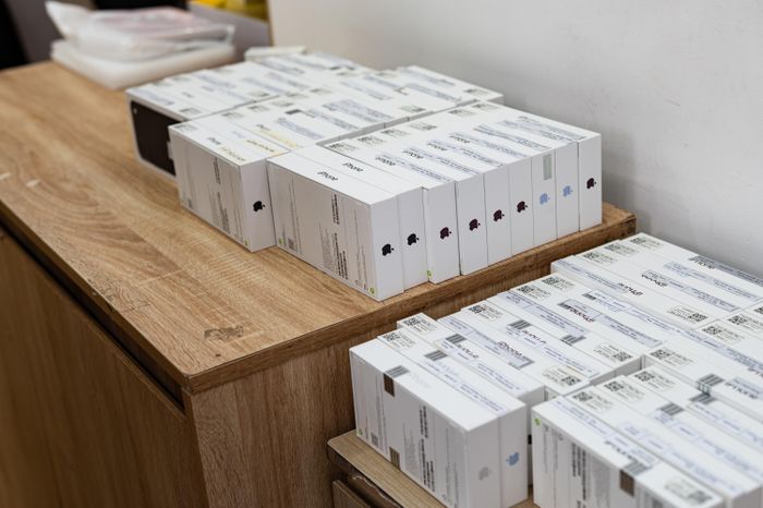  Với một bộ phận khách hàng, được sở hữu iPhone ngay ngày đầu mở bán là điều đáng để chờ đợi. Ảnh: Xuân Sang. 
