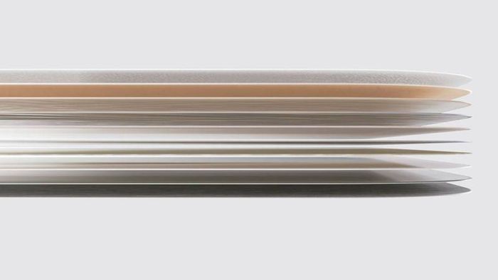 Lớp phủ nano-texture mới trên iPhone Duo giúp giảm đáng kể hiện tượng chói và phản chiếu. Ảnh: Apple.