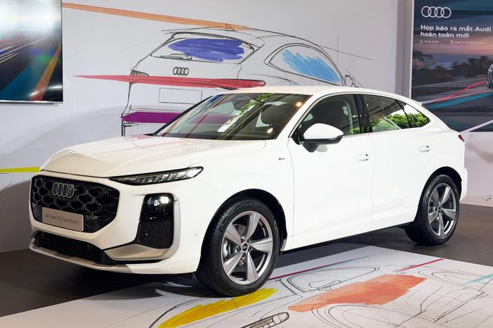 Audi Q3 thế hệ mới bán tại Việt Nam với 2 phiên bản SUV và Sportback.