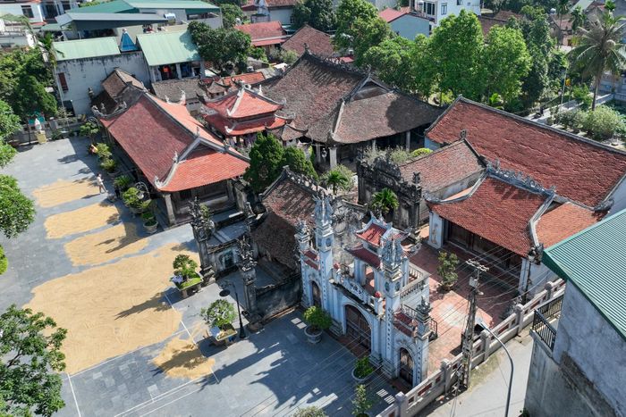 Toàn cảnh quần thể di tích đình Hùng Lô. Ảnh: Linh Huỳnh.