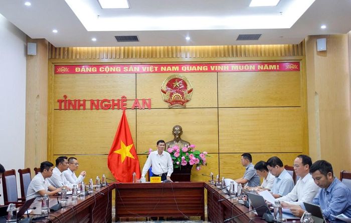 Phó Chủ tịch Ủy ban nhân dân tỉnh Nghệ An Thái Văn Thành phát biểu tại buổi làm việc