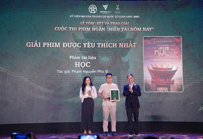 Giải Phim được yêu thích nhất được trao cho phim "Học"
