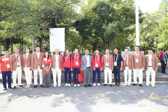 Thứ trưởng Hoàng Đạo Cương và các thành viên Đoàn Thể thao Việt Nam tại Nagoya