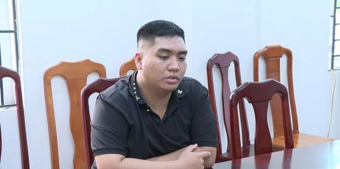 Đối tượng Hoàng Tiến Thịnh tại cơ quan Công an. Ảnh CACC
