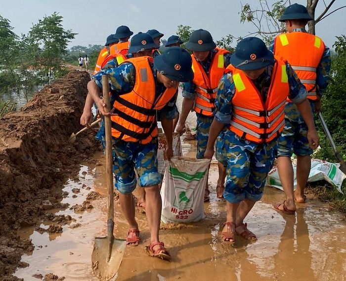 Hành động thiết thực trong công tác phòng, chống thiên tai, bảo vệ nhân dân góp phần lan tỏa hình ảnh đẹp, làm sáng ngời thêm phẩm chất cao quý "Bộ đội Cụ Hồ"
