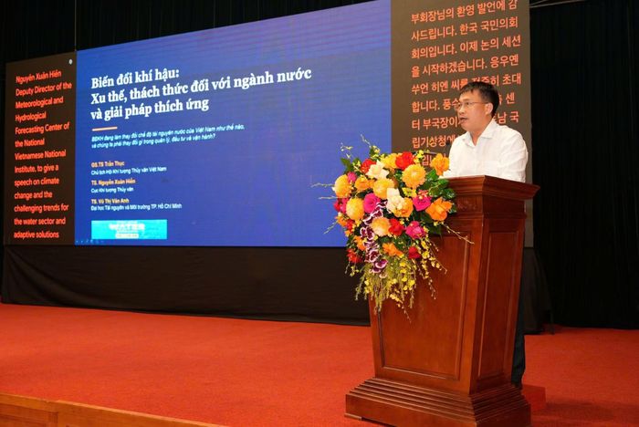 TS Nguyễn Xuân Hiến, Phó Giám đốc Trung tâm Dự báo khí tượng thủy văn quốc gia Việt Nam phát biểu. Ảnh: VWSA.