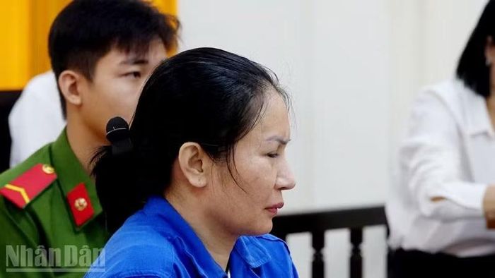Bị cáo Nguyễn Thị Hằng. (Ảnh: QUỐC TRINH)