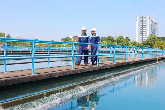 Xử lý nước thô tại Nhà máy nước Thủ Đức.