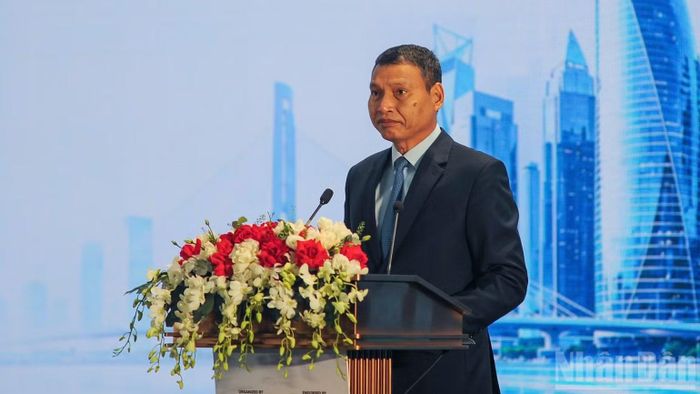 Phó Chủ tịch Thường trực Ủy ban nhân dân thành phố Đà Nẵng Hồ Kỳ Minh phát biểu khai mạc. (Ảnh: CÔNG VINH)