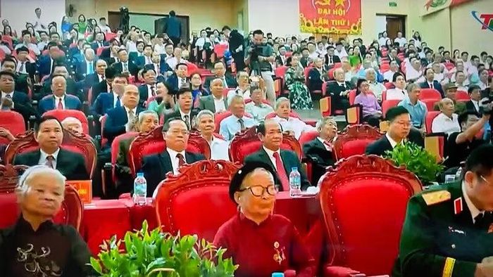 Đại biểu dự Lễ kỷ niệm 90 năm thành lập cơ sở Đảng Cộng sản đầu tiên của tỉnh Thái Nguyên. (Ảnh: THẾ BÌNH)
