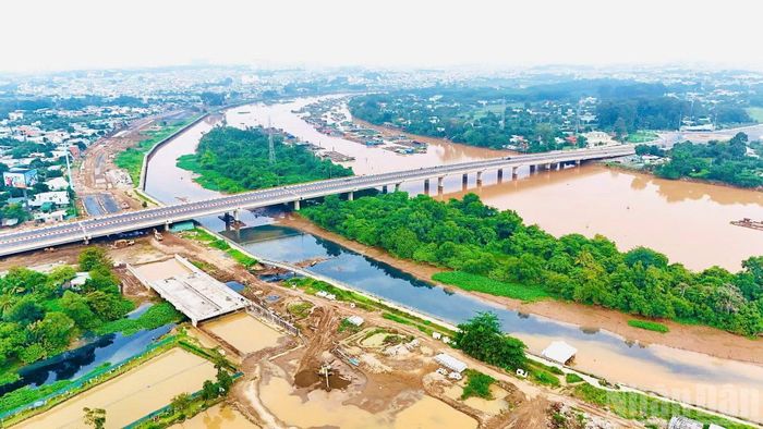 Dự án có chiều dài 4,6km trên địa bàn phường Trấn Biên và Tam Hiệp, được đầu tư xây dựng với nền đường rộng 32m. Khởi công xây dựng tháng 2/2026, dự kiến hoàn thành sau 1 năm thi công.
