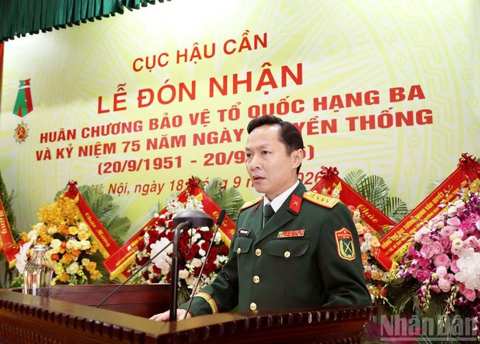 Đại tá Trương Mạnh Cường, Cục trưởng Cục Hậu cần trình bày diễn văn tại buổi lễ. (Ảnh: QUỲNH HƯƠNG)
