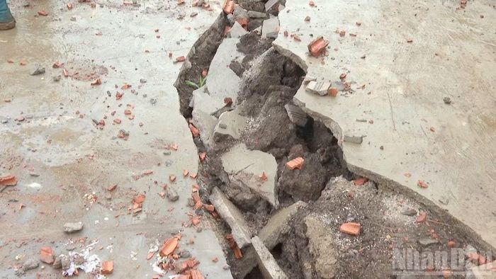 Tình trạng sụt lún, nứt mặt đất còn diễn biến phức tạp, khó lường, có nguy cơ xảy ra sạt trượt trên diện rộng.
