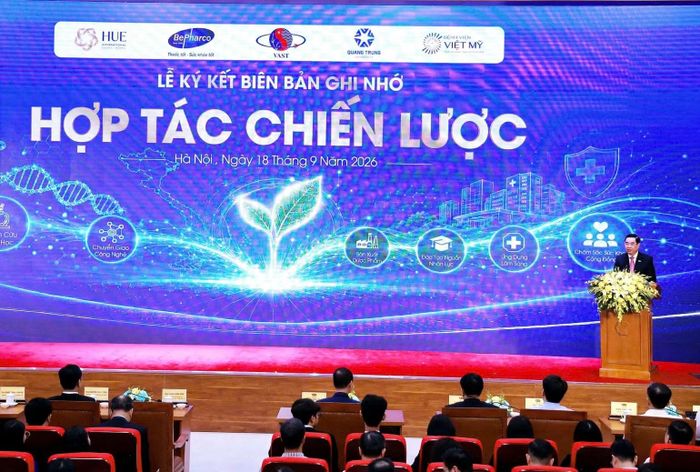 Đại diện lãnh đạo doanh nghiệp phát biểu tại Lễ ký kết. (Ảnh: XUÂN KỲ)