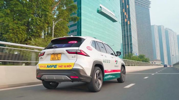 Một dòng xe Hybrid được doanh nghiệp đầu tư khai thác xe taxi. (Ảnh: VÕ LÊ)