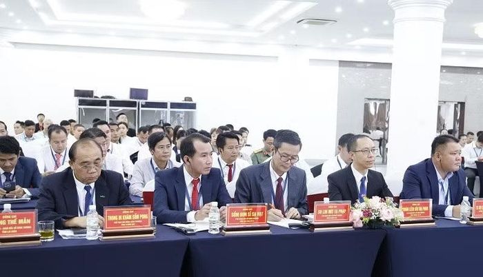 Đại biểu các tỉnh Bắc Lào dự hội nghị. (Ảnh: LÊ LAN)