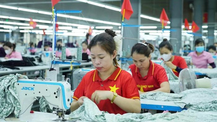 Đóng góp của khu vực doanh nghiệp ngày càng rõ hơn, tạo thêm nguồn lực có ý nghĩa lâu dài cho thu ngân sách trên địa bàn tỉnh Nghệ An. (Ảnh: HOÀNG CHƯƠNG)