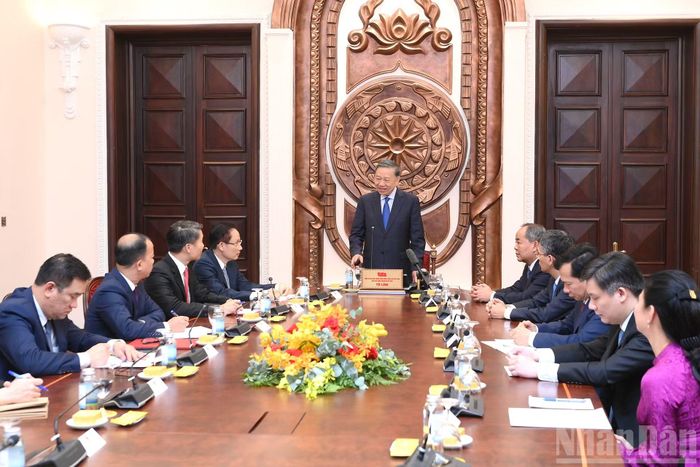 Tổng Bí thư, Chủ tịch nước Tô Lâm phát biểu giao nhiệm vụ cho các Đại sứ mới được bổ nhiệm.