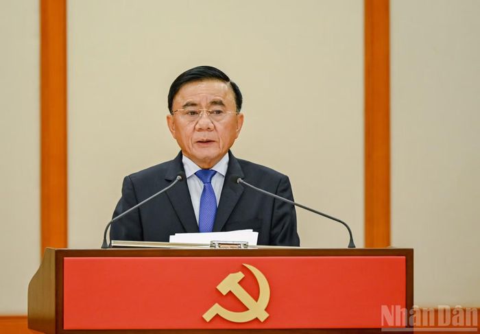 Thường trực Ban Bí thư Trần Cẩm Tú phát biểu chỉ đạo và giao nhiệm vụ. (Ảnh: DUY LINH)
