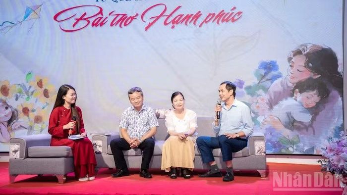 Nhà thơ, nhà báo Trần Hữu Việt mang đến nhiều câu chuyện thú vị và cảm xúc về thơ viết cho lứa tuổi thiếu nhi.