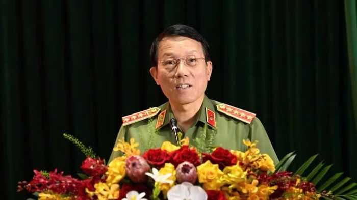 Đại tướng Lương Tam Quang phát biểu giao nhiệm vụ cho lực lượng công an Bắc Ninh.( Ảnh: BBN)