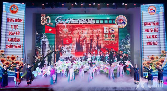 Văn nghệ chào mừng buổi lễ. 