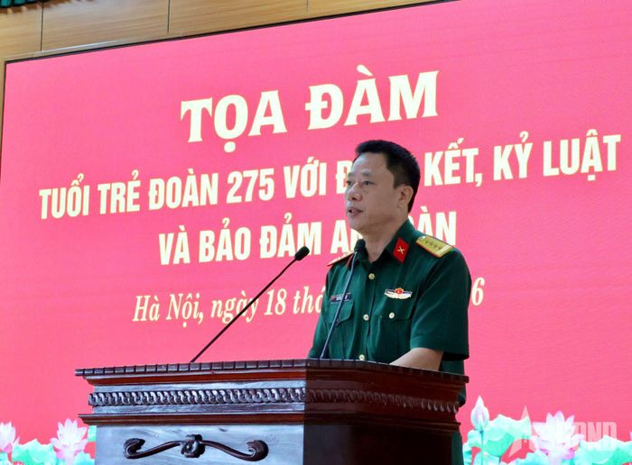 Đại tá Nguyễn Văn Tiệp phát biểu. 