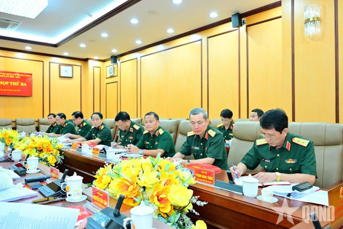 Các đại biểu tham dự kỳ họp.
