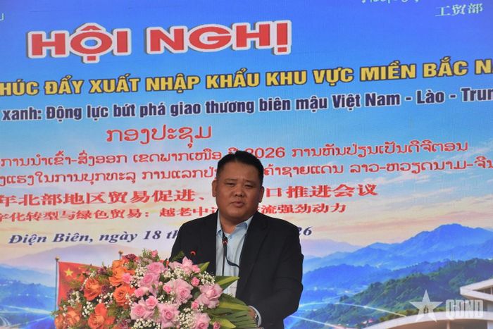  Đại diện đoàn đại biểu của Lào phát biểu tại hội nghị.