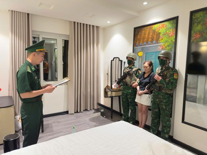 Lực lượng chức năng bắt đối tượng Hồng