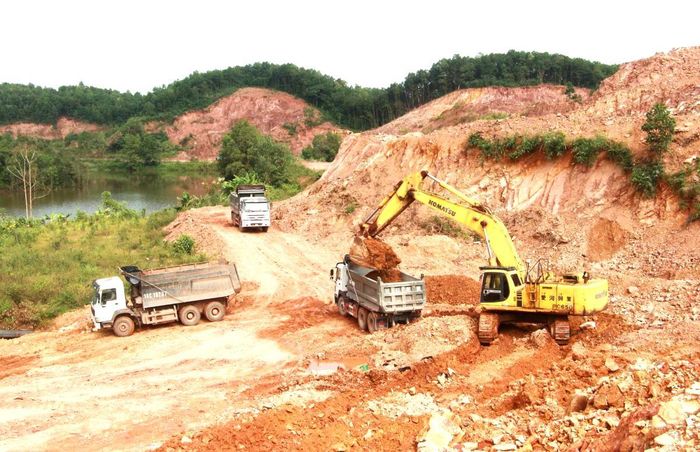 Hiện nhiều dự án, công trình đầu tư công trên địa bàn TP Đà Nẵng cần số lượng lớn nguồn vật liệu đất để san lấp.