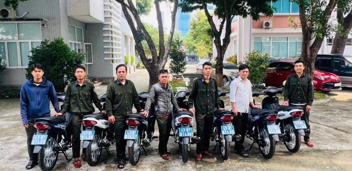 Cấp phát xe cho lực lượng bảo vệ rừng.