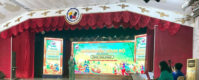  Thí sinh Võ Thị Trúc Đương đoạt giải nhất bảng Đơn ca. Ảnh: Diệu Hiền 