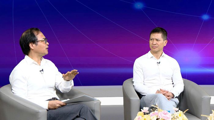 Các đại biểu trao đổi tại cuộc tọa đàm ngày 18-9. Ảnh: NGHIÊM LAN