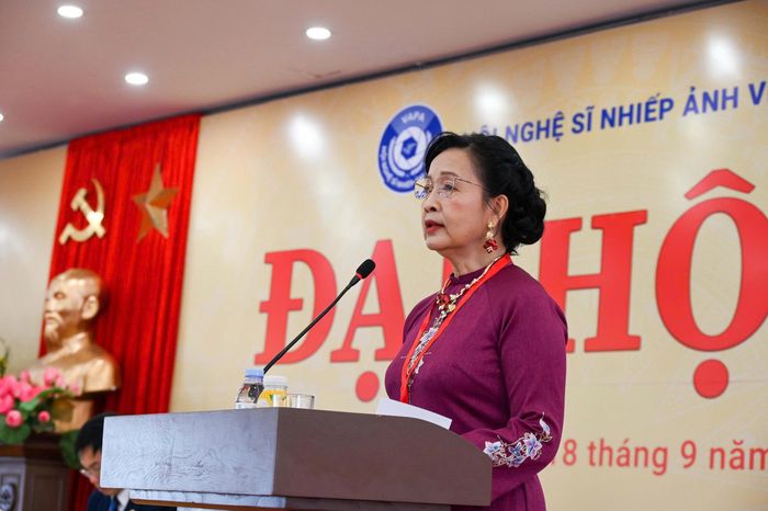  NSNA Trần Thị Thu Đông tiếp tục làm Chủ tịch Hội Nghệ sĩ Nhiếp ảnh Việt Nam. Ảnh NSNA 