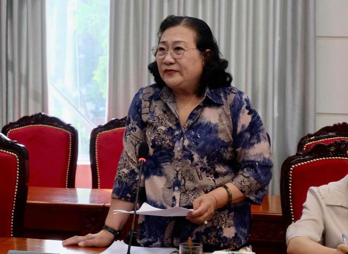 Bà Nguyễn Thị Thanh, Phó Chủ tịch Hội Bảo vệ quyền trẻ em TPHCM phát biểu tại hội nghị. Ảnh: SONG MAI