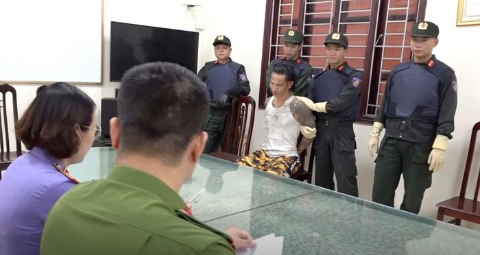  Đối tượng Nguyễn Minh Đức khi bị bắt. Ảnh: CÔNG AN NINH BÌNH 