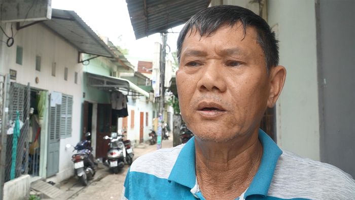  Ông Nguyễn Văn Hùng (63 tuổi, tổ 1B) phản ánh gia đình có 2 hộ với 10 nhân khẩu nhưng chỉ được bố trí TĐC 1 lô đất ở 